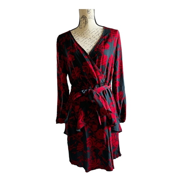 Red and black faux wrap dress with pendant, size L, new with tags - Picture 1 of 11